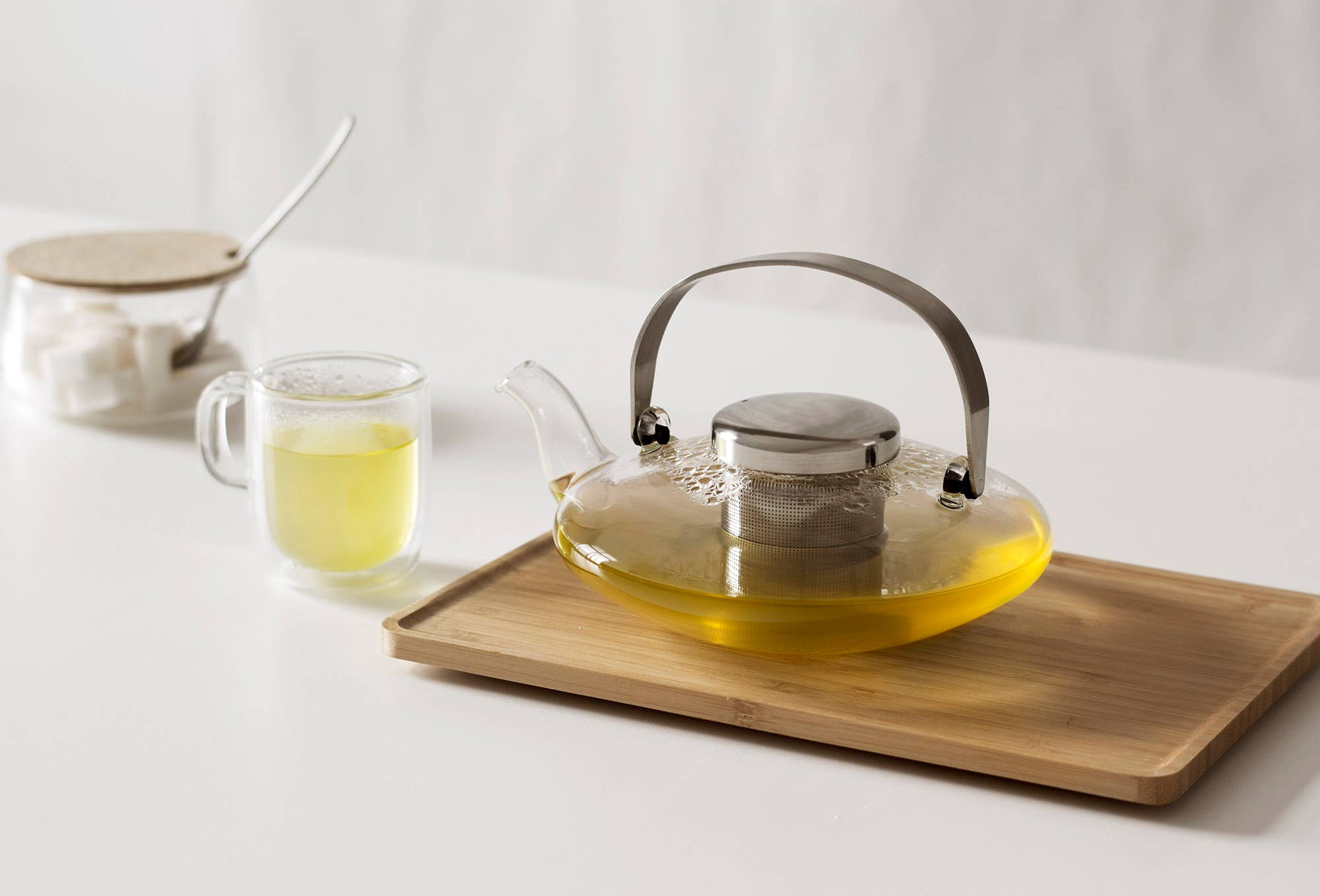 Infusion™ Glass Low Profile Teapot w/ Infuser - 18oz / 0.55L